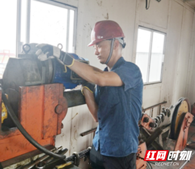 匠心守護(hù)，設(shè)備為伴 奮斗在維護(hù)一線的身影是最美風(fēng)景